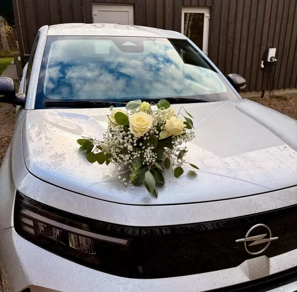 Kāzu auto dekorēšana